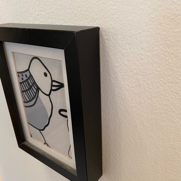 Art- bird in a black frame - Picture 3 of 4